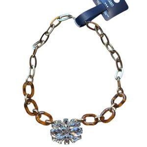 Elegant Crystal Pendant Necklace